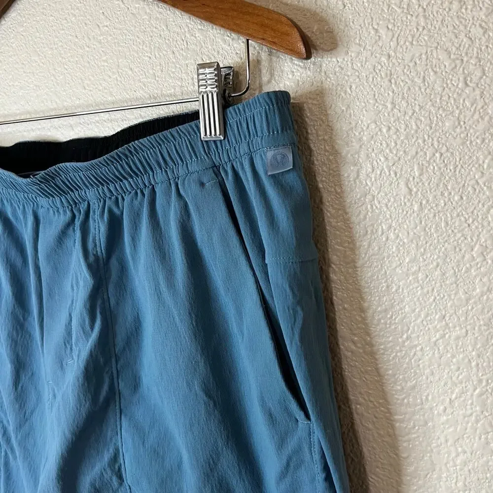 Lululemon Bowline 8” Shorts in blue MENS LARGE